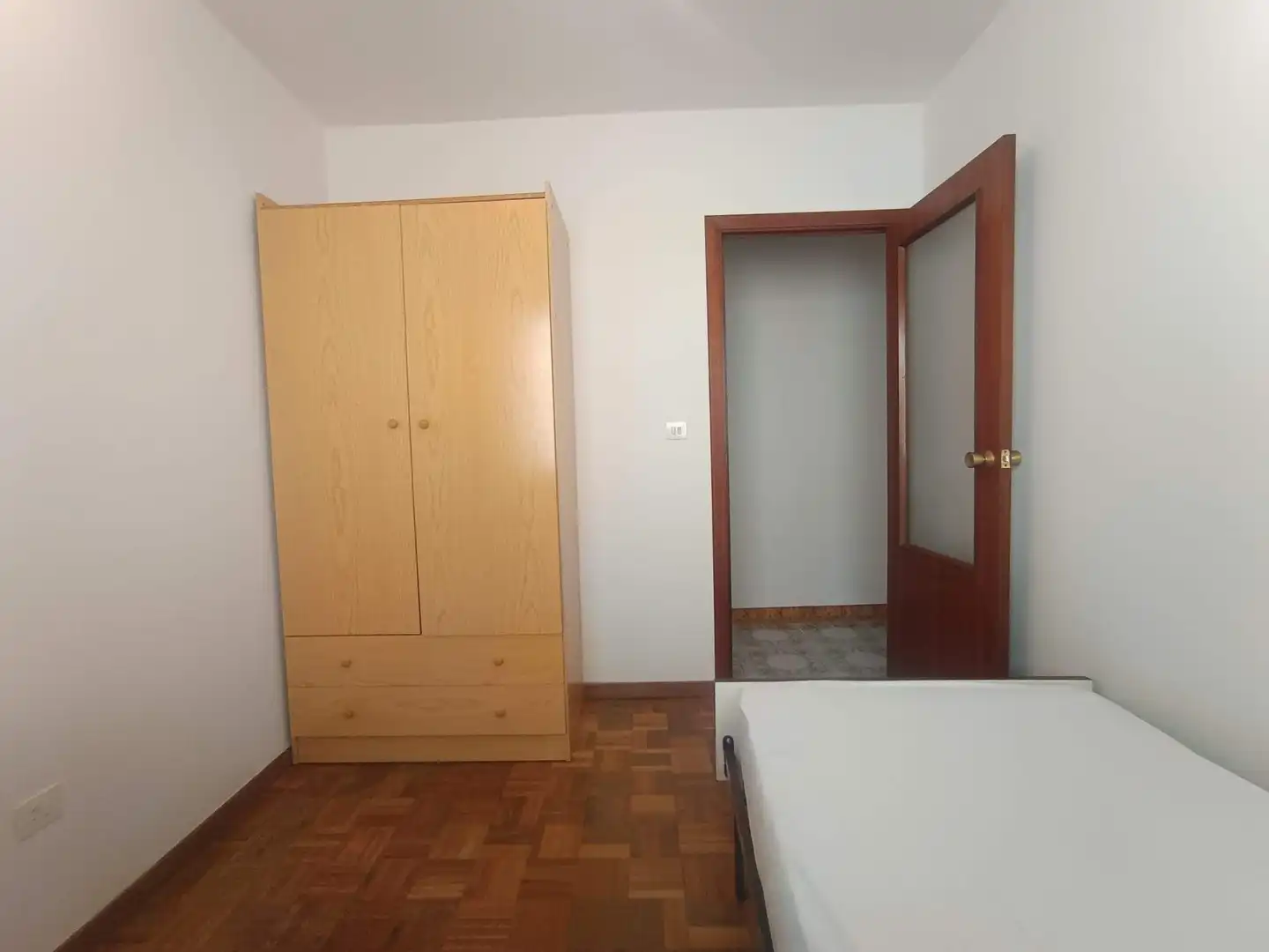 Bedroom of Flat for rent in A Coruña Capital   with Parquet flooring and Furnished