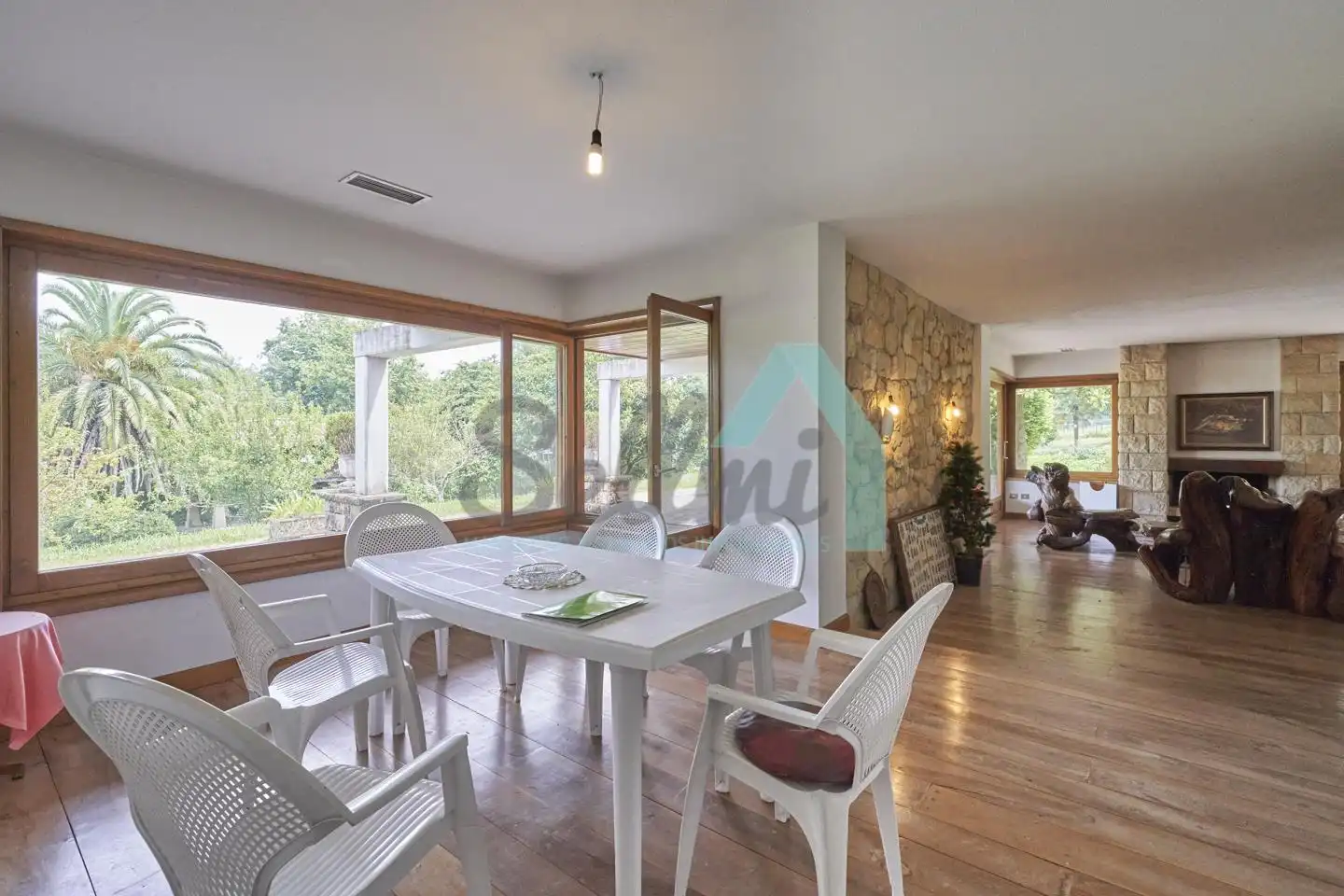Menjador de Casa o xalet en venda en Gijón  amb Aire condicionat, Jardí privat i Parquet