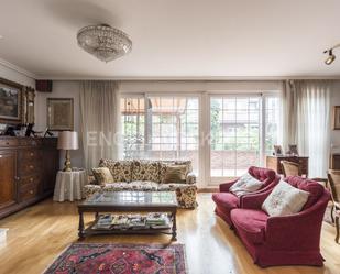 Living room of Single-family semi-detached for sale in  Madrid Capital  with Air Conditioner and Terrace