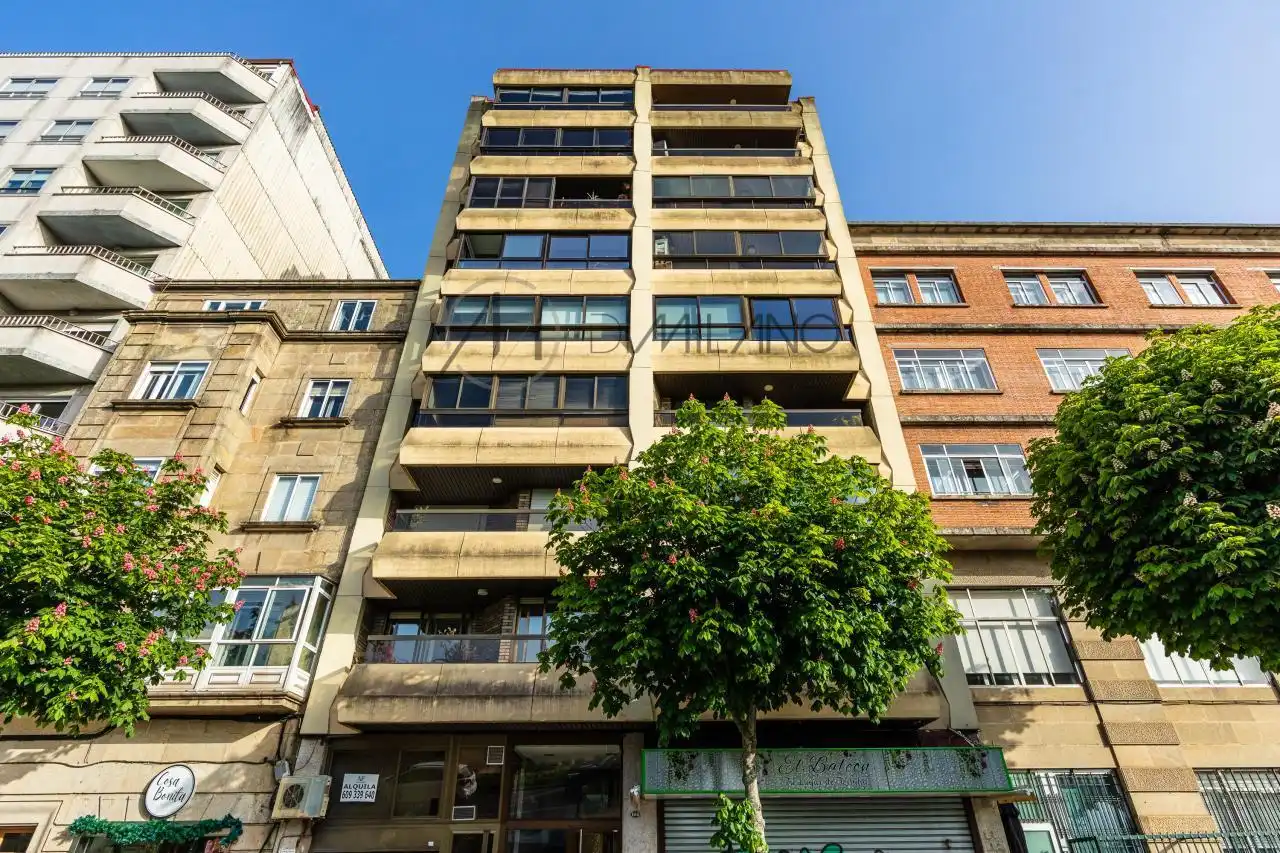 Vista exterior de Pis en venda en Vigo  amb Calefacció, Parquet i Terrassa