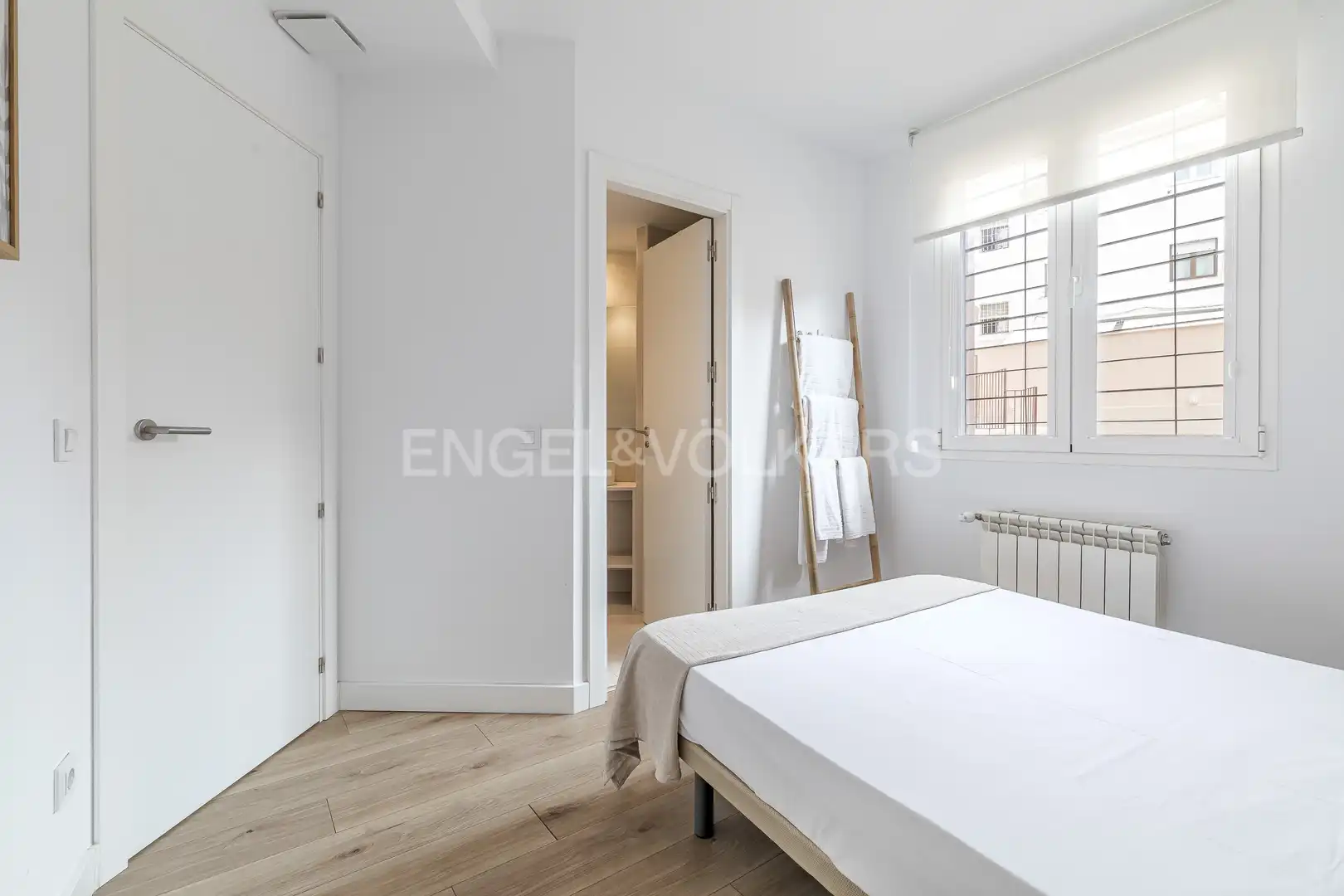 Habitación de Apartamento de alquiler en Madrid con Aire acondicionado, Calefacción y Amueblado