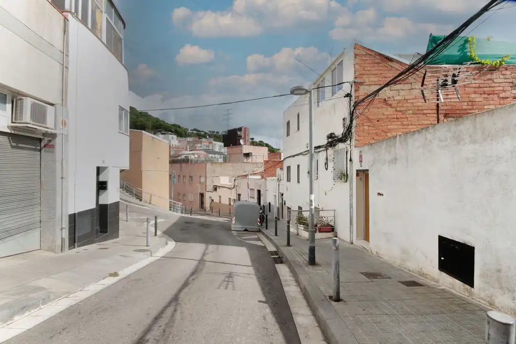 Vista exterior de Pis en venda en Nou Barris
