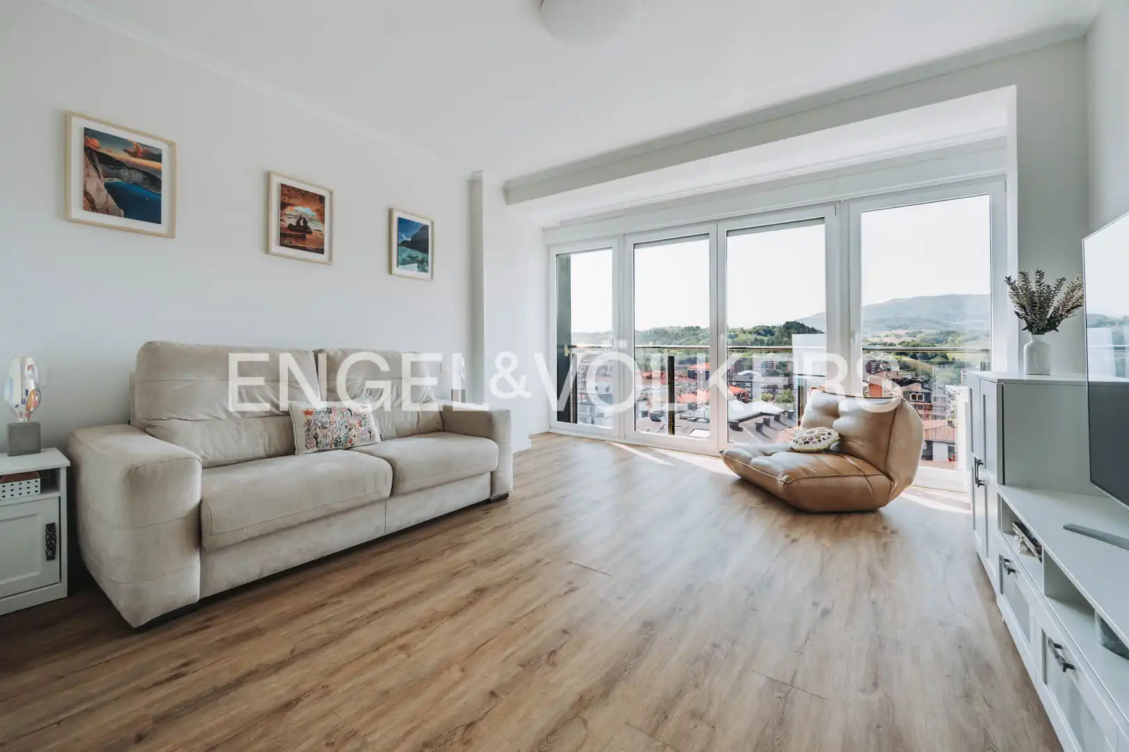 Living room of Study for sale in Zarautz  with Heating, Private garden and Swimming Pool