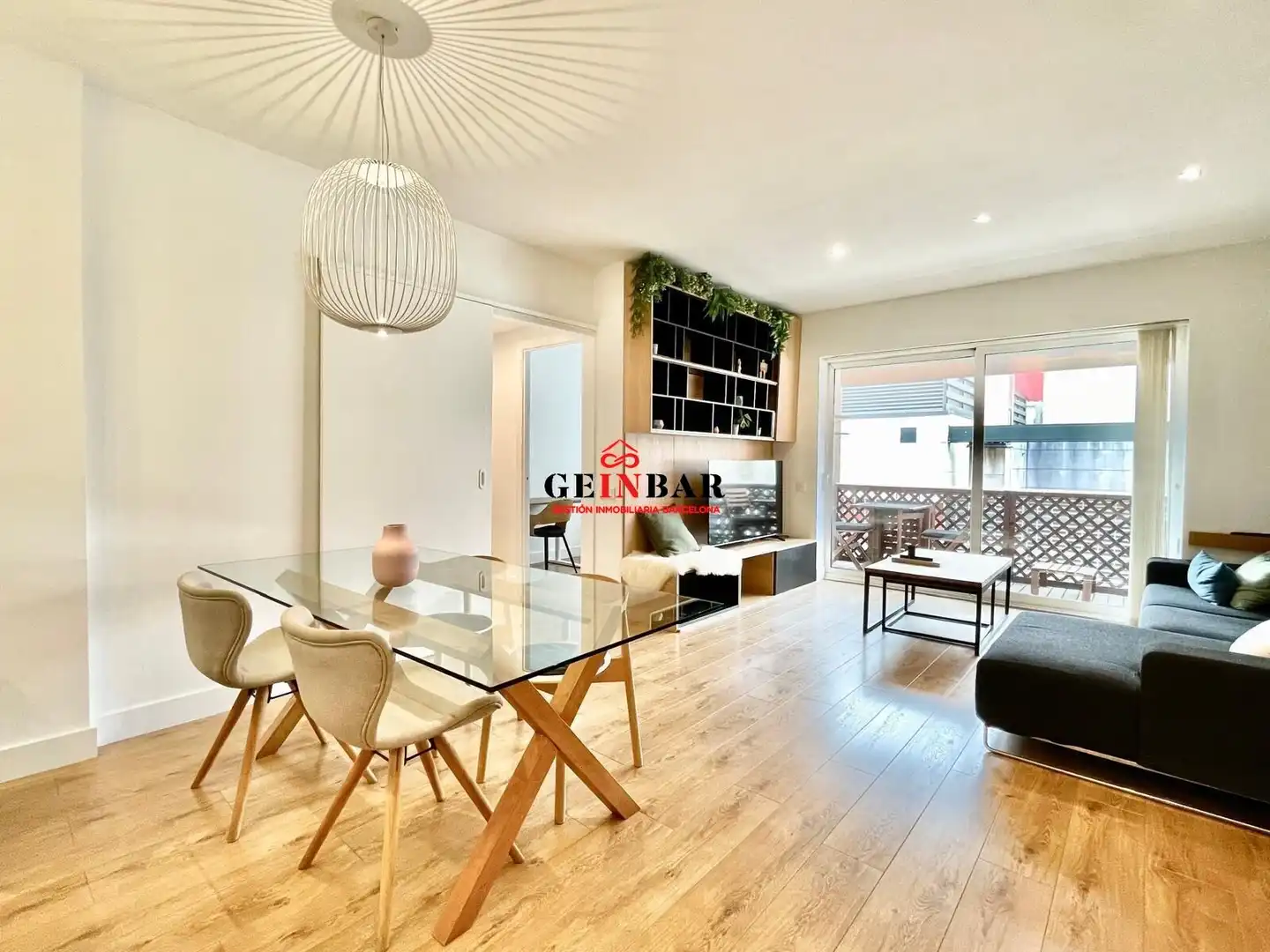 Wohnzimmer von Wohnung zum Verkauf in Barcelona mit Klimaanlage, Heizung und Parkett