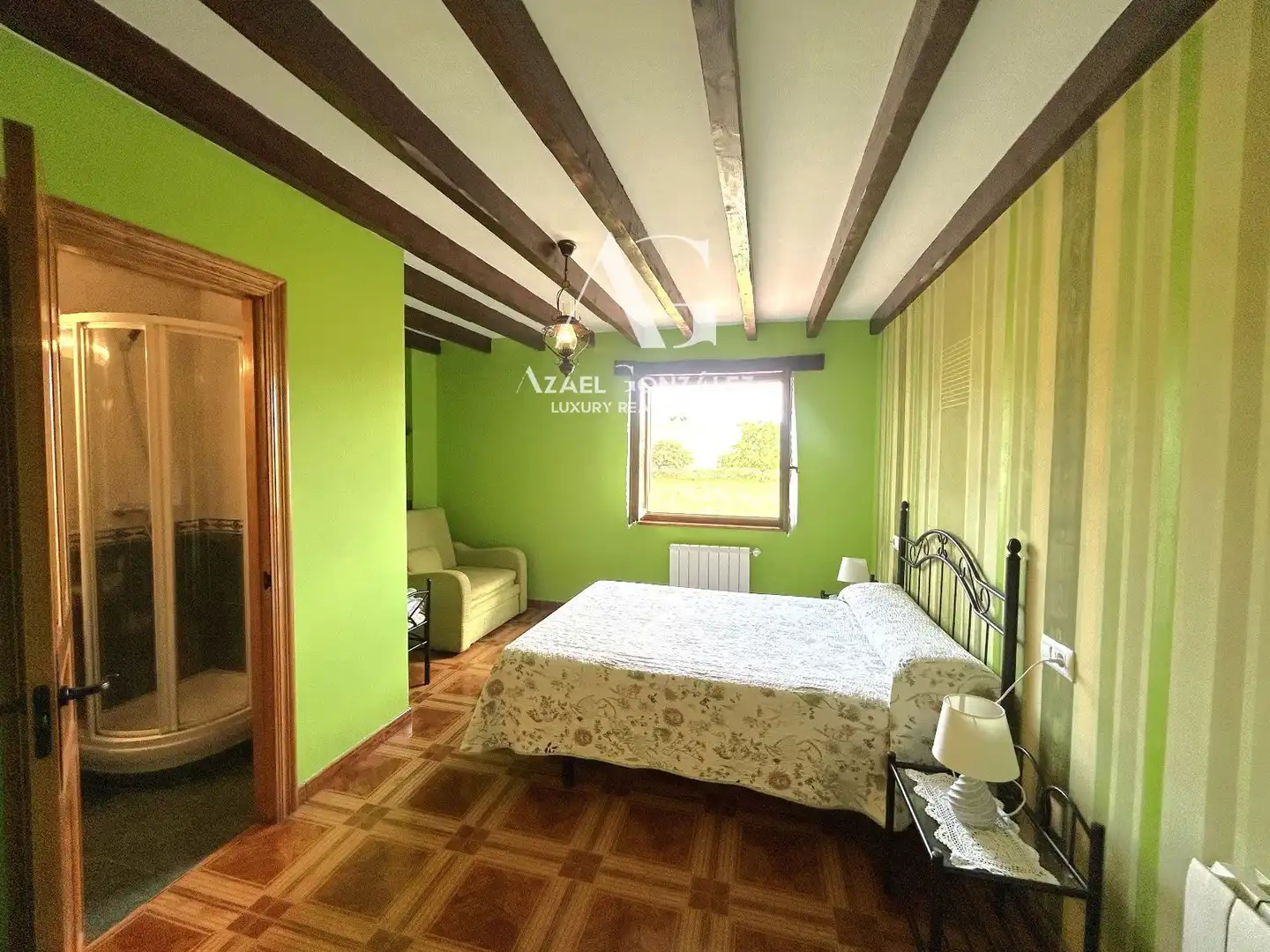 Habitación de Casa adosada en venta en Val de San Vicente  con Calefacción, Terraza y Amueblado