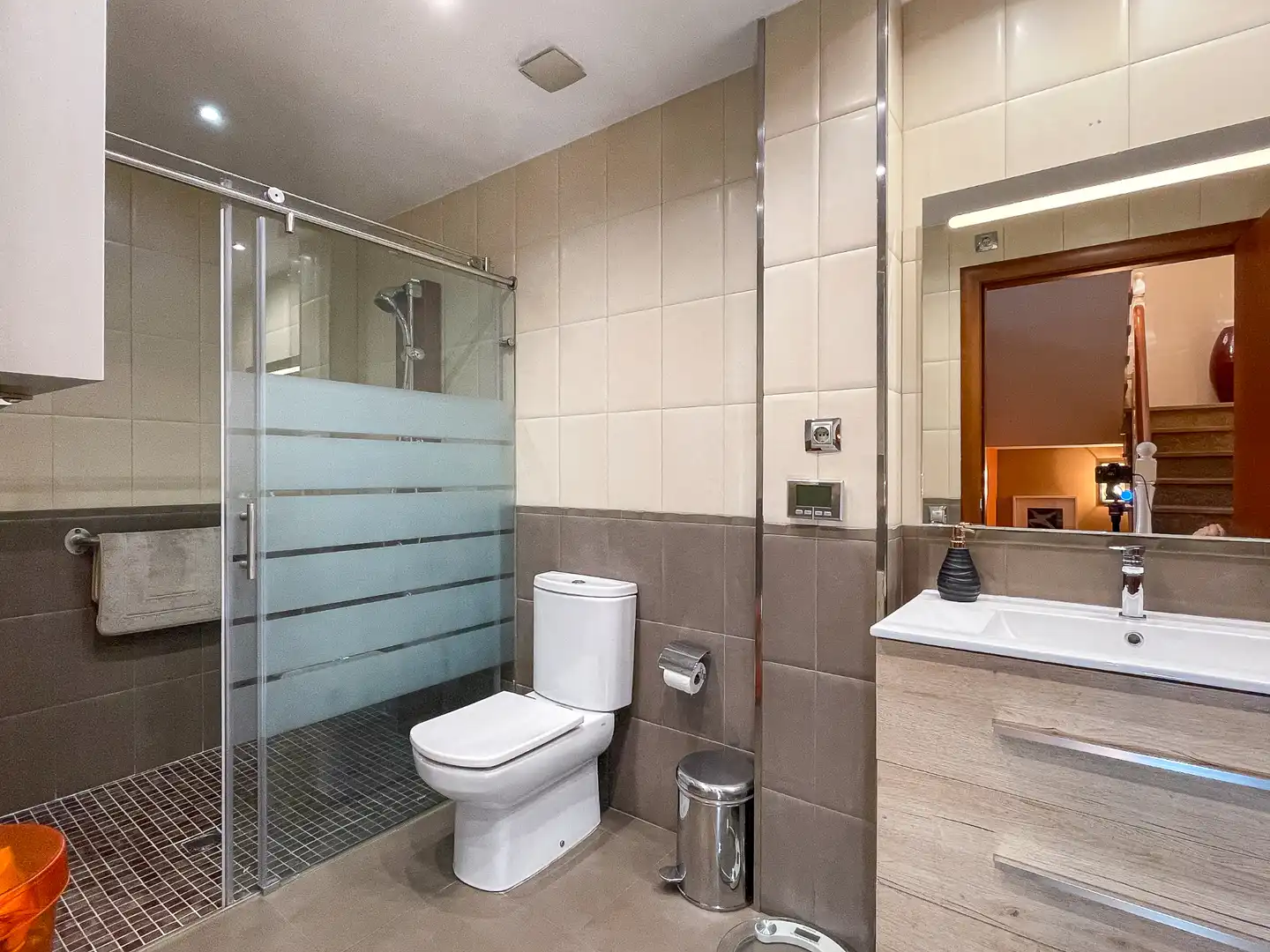 Baño de Casa adosada en venta en Mataró con Aire acondicionado, Calefacción y Jardín privado