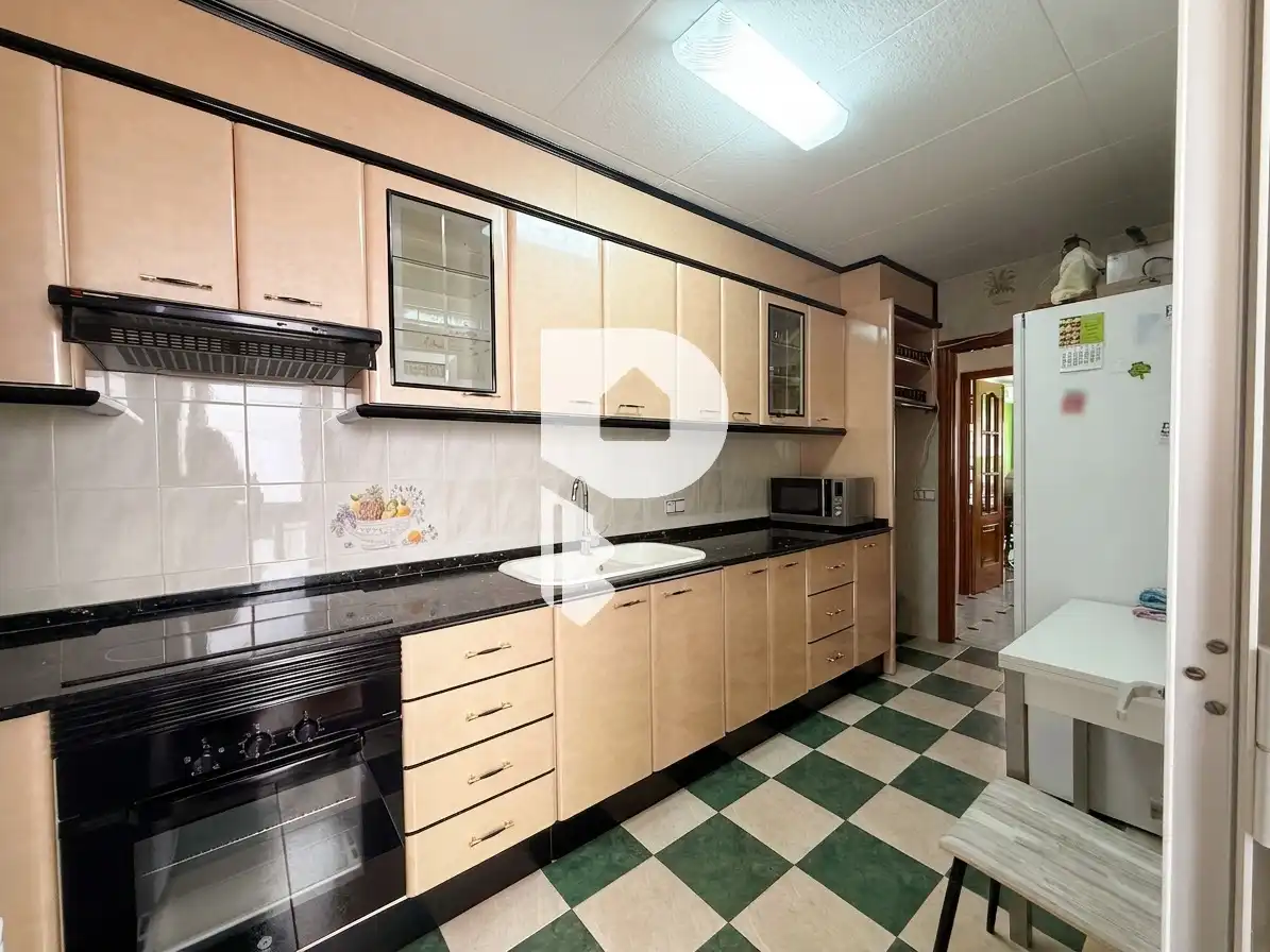 Kitchen of Flat for sale in Sant Vicenç Dels Horts  with Air Conditioner, Heating and Terrace