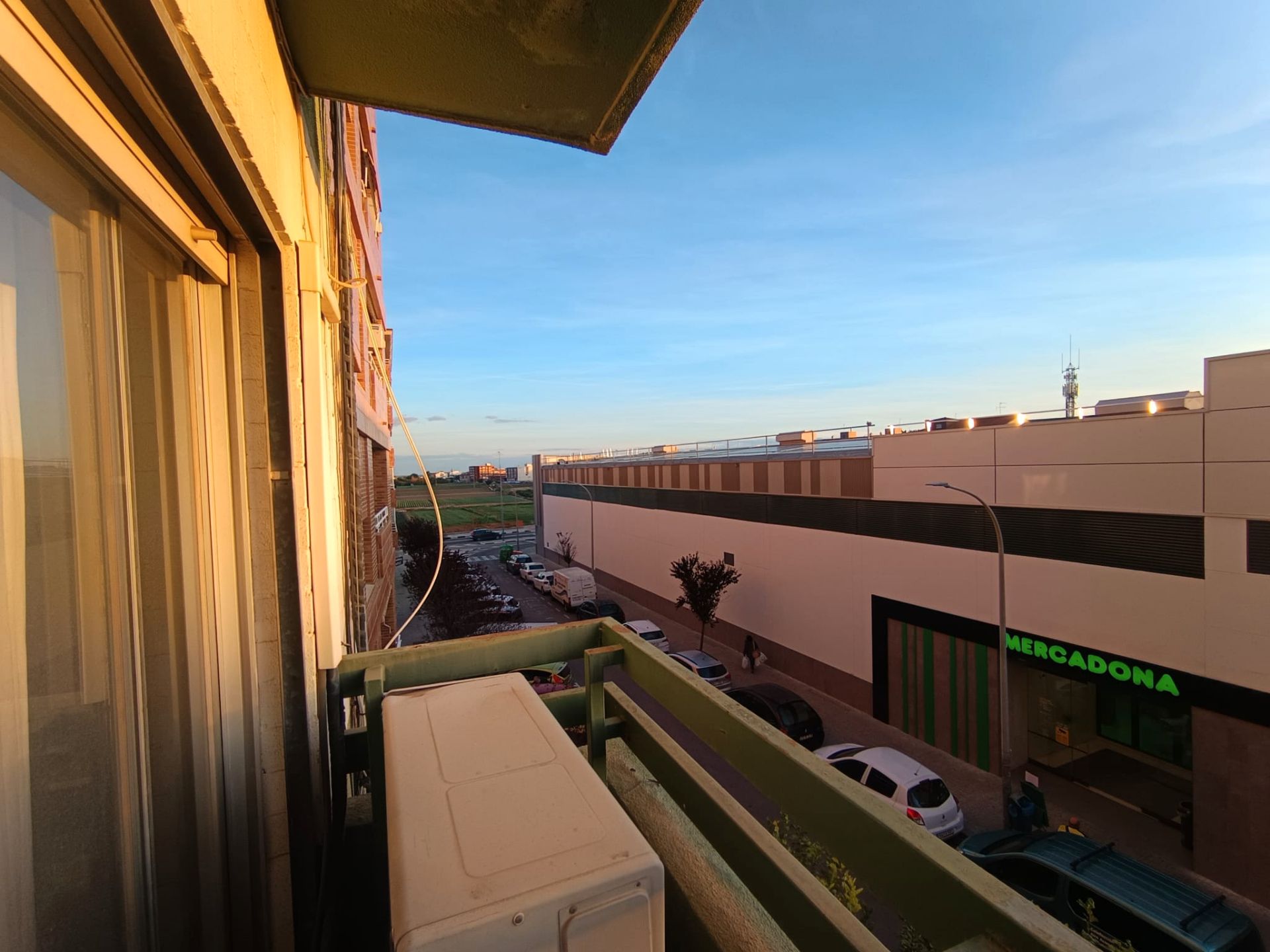 Exterior view of Flat to rent in Foios  with Air Conditioner, Oven and Washing machine