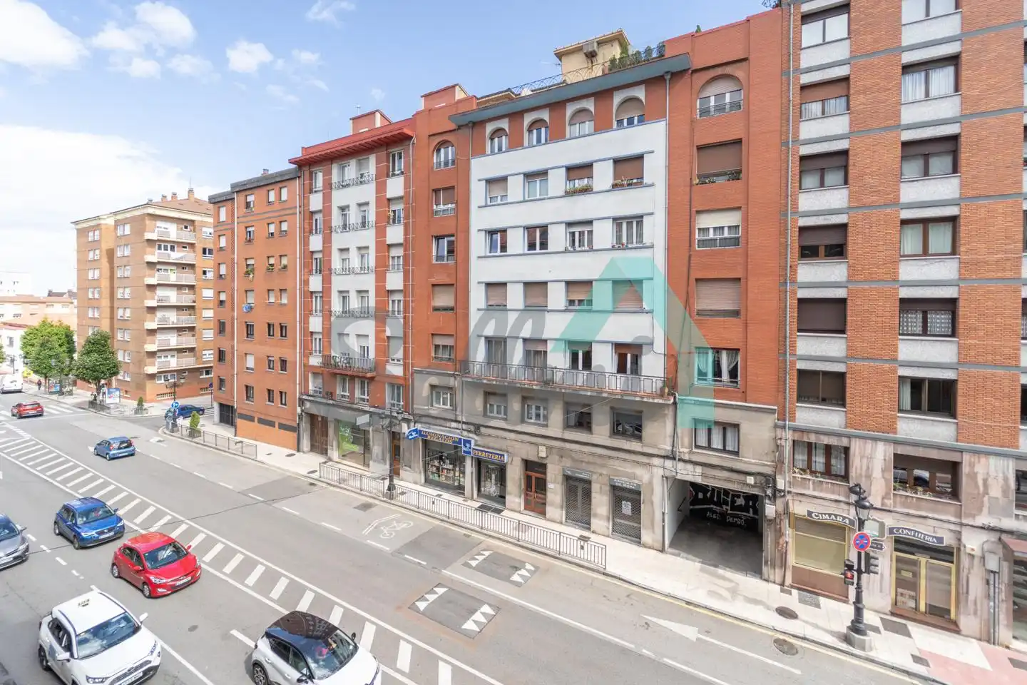 Vista exterior de Pis en venda en Oviedo  amb Calefacció i Parquet