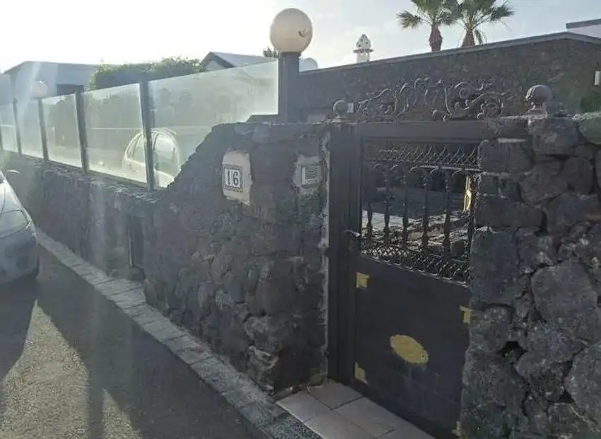 Vista exterior de Casa o chalet en venta en Yaiza con Jardín privado
