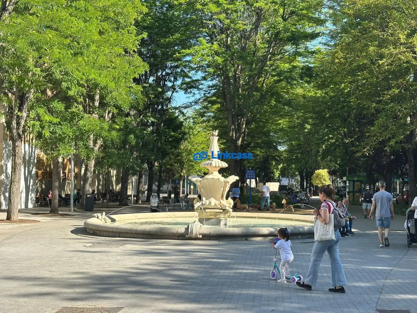 Vista exterior de Pis en venda en Madrid amb Calefacció, Terrassa i Alarma