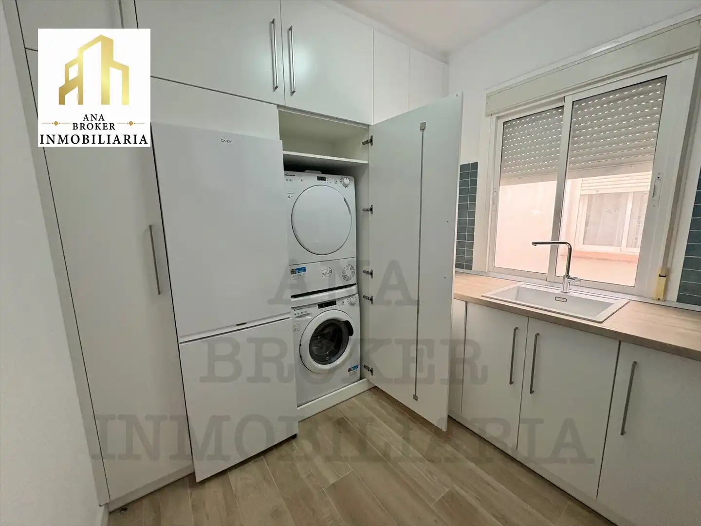 Vista exterior de Apartament en venda en Ronda amb Balcó