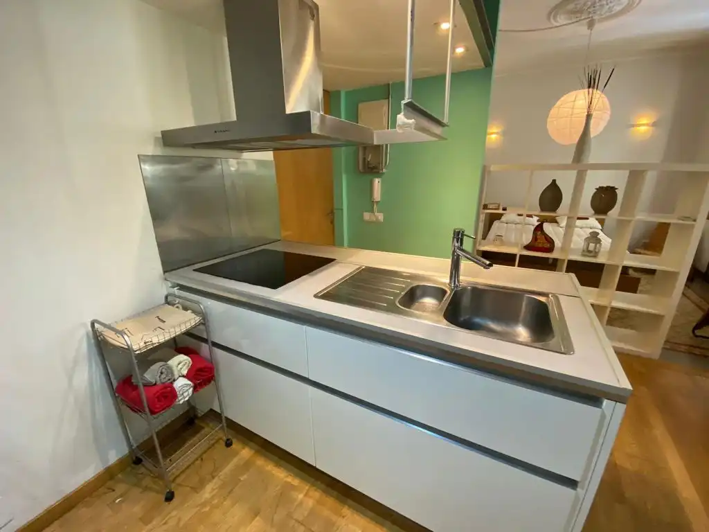 Kitchen of Study for rent in Barcelona  with Air Conditioner, Heating and Parquet flooring