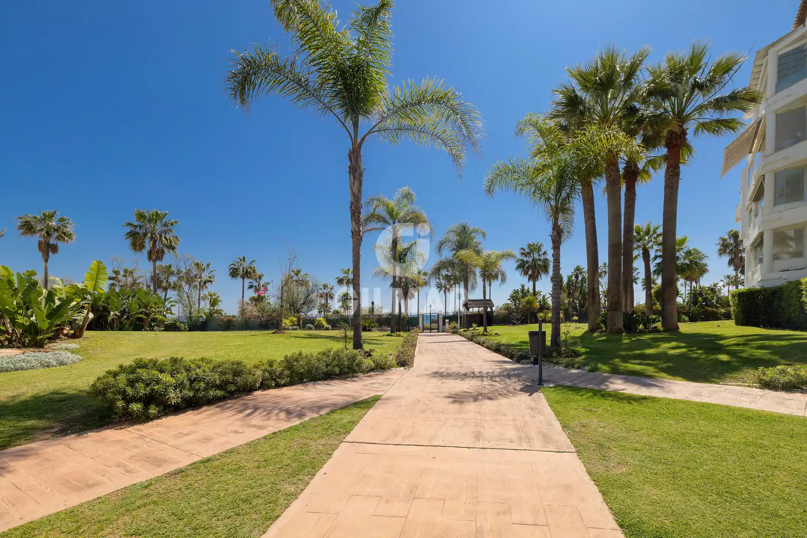 Jardí de Apartament en venda en Marbella amb Calefacció, Jardí privat i Traster