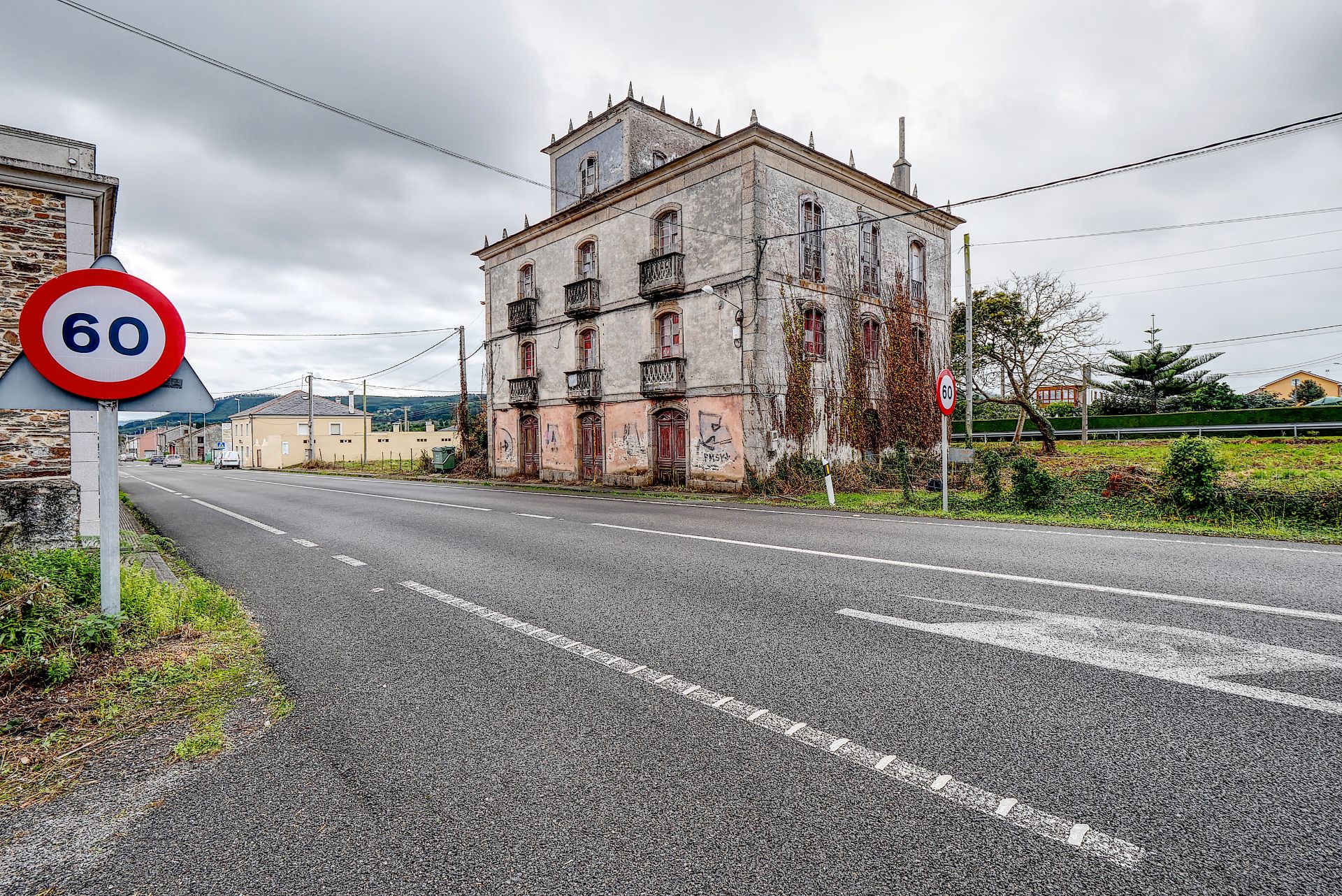 Vista exterior de Casa o xalet en venda en Foz amb Jardí privat i Balcó