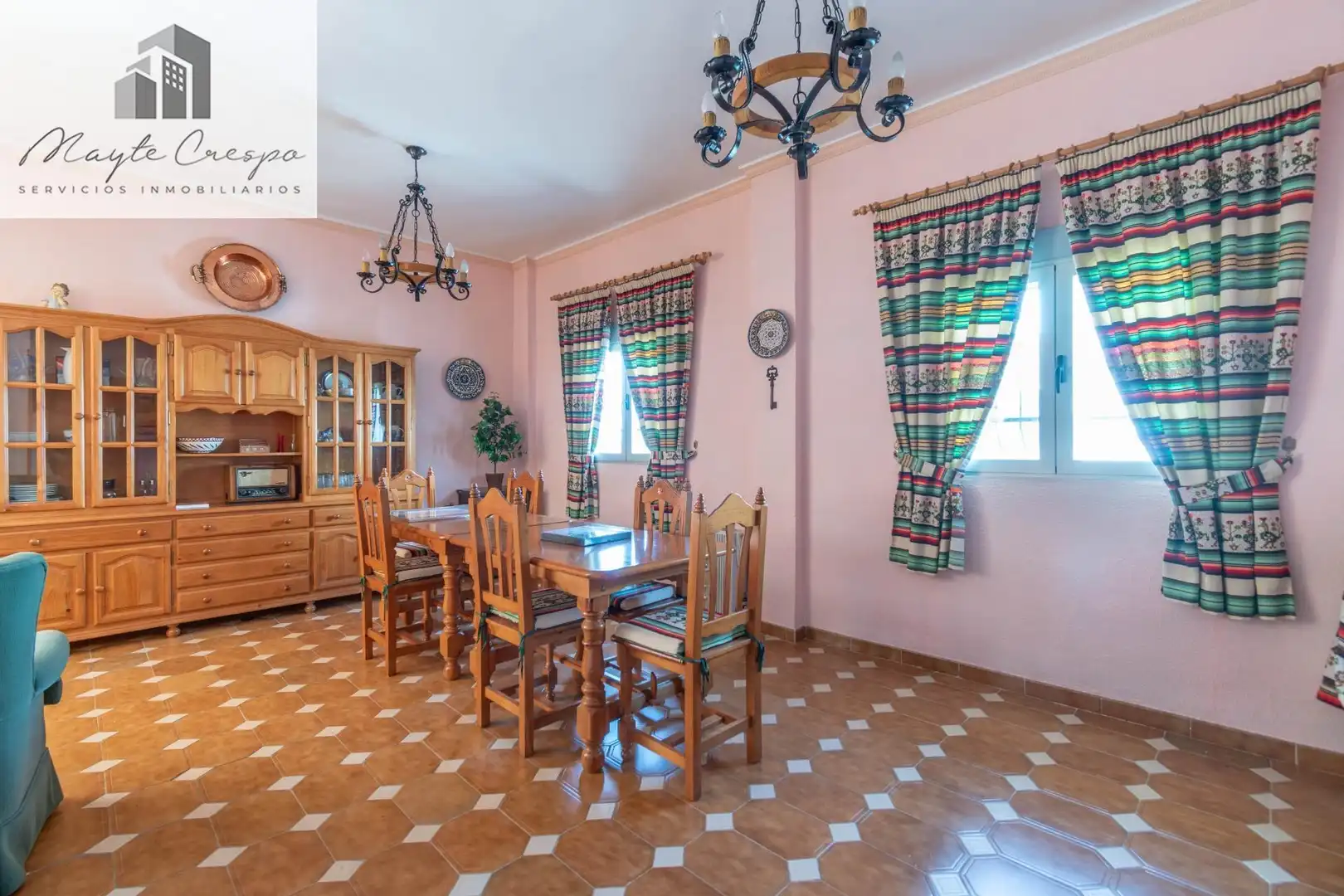 Comedor de Casa adosada en venta en Jun con Terraza, Amueblado y Alarma