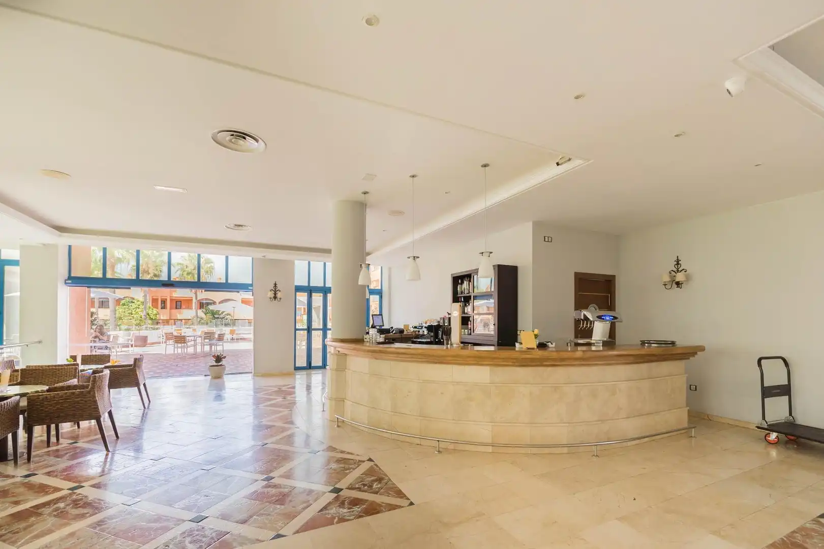 Flat for sale in Benahavís  with Air Conditioner, Heating and Private garden