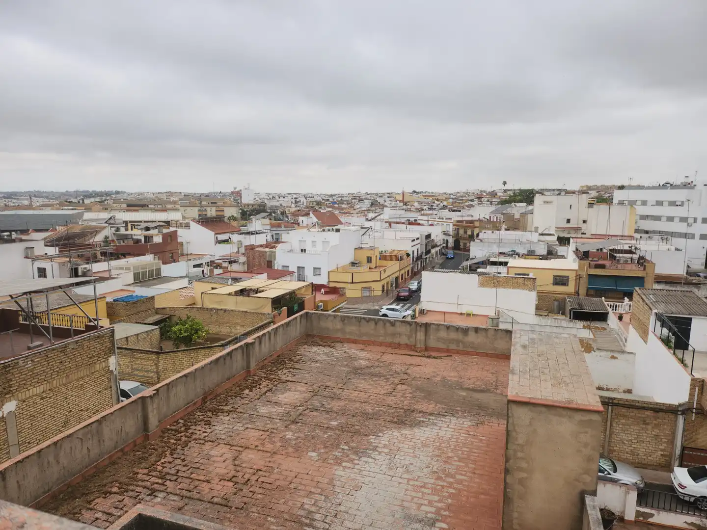Vista exterior de Casa adosada en venta en Alcalá de Guadaira