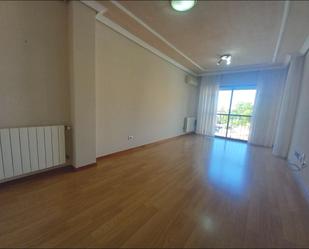 Living room of Flat to rent in  Murcia Capital  with Air Conditioner and Balcony