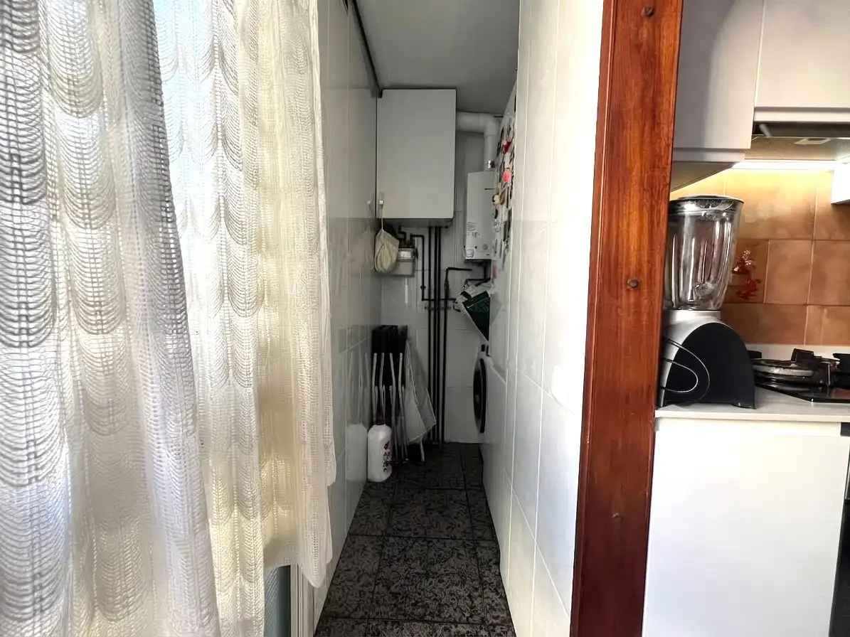 Flat for sale in Cornellà de Llobregat  with Air Conditioner, Furnished and Oven