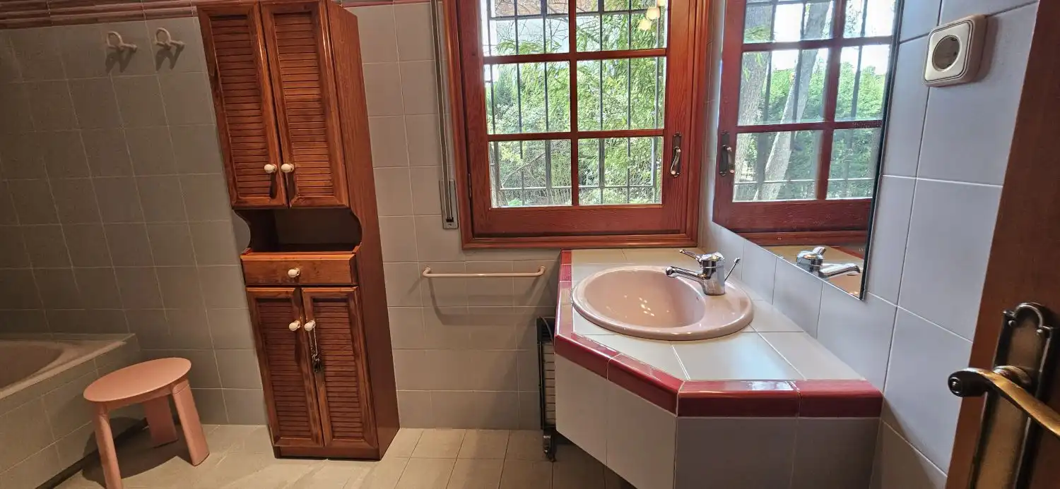 Bany de Casa o xalet en venda en Corbera de Llobregat amb Aire condicionat i Calefacció