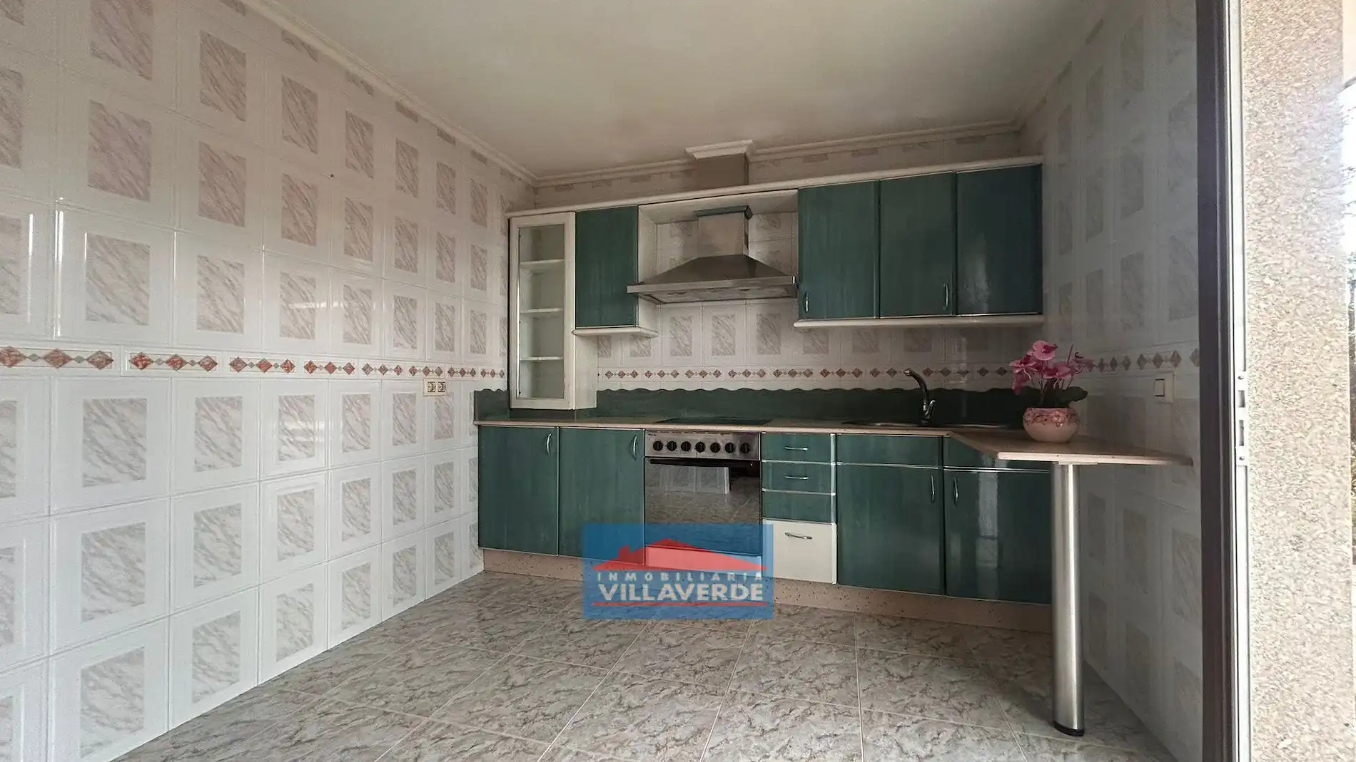 Cuina de Casa o xalet en venda en Cangas 