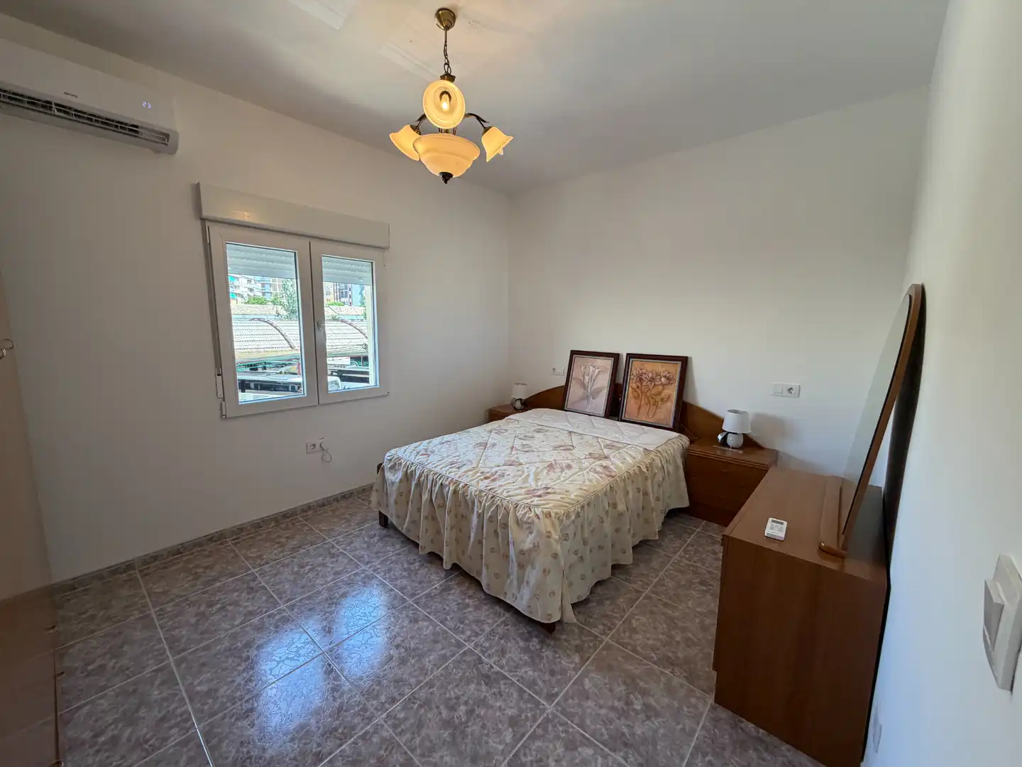 Habitación de Piso de alquiler en Úbeda con Aire acondicionado, Trastero y Amueblado