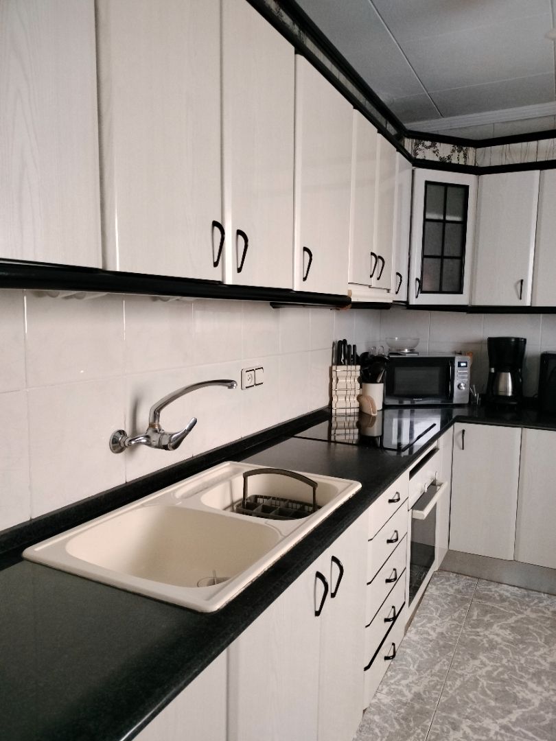 Cuina de Pis en venda en Canovelles amb Aire condicionat, Calefacció i Terrassa