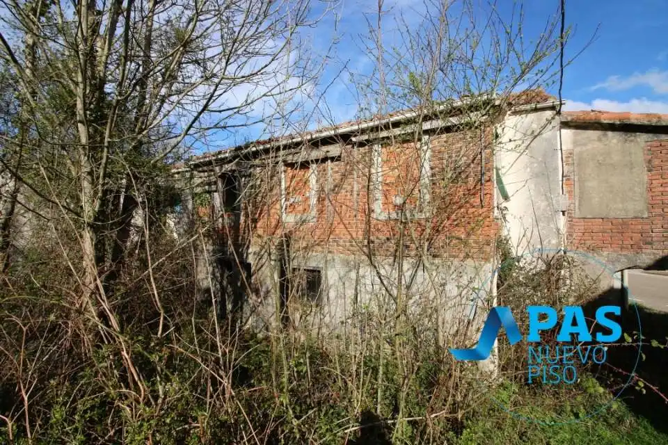 Casa o xalet en venda en Solórzano amb Jardí privat