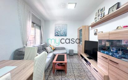 Sala d'estar de Pis en venda en Santa Coloma de Gramenet