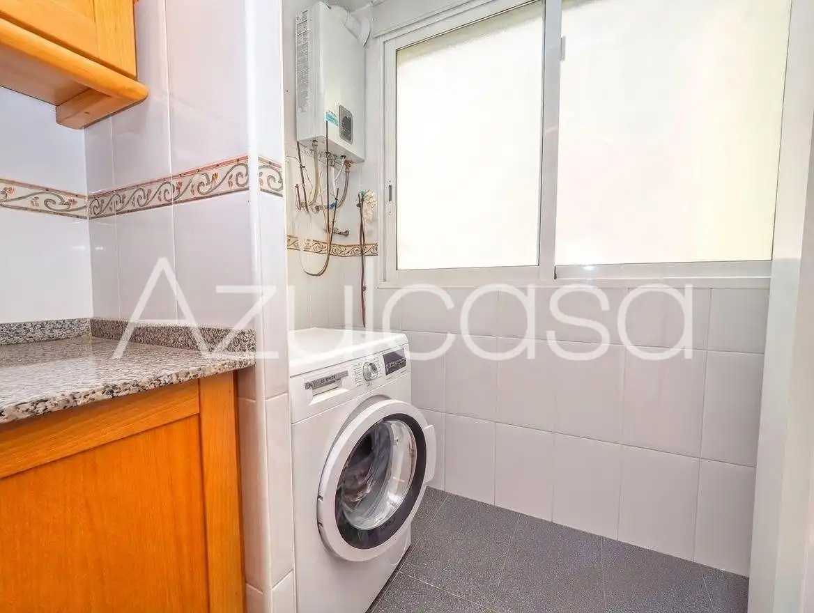 Bathroom of Flat for sale in El Campello  with Air Conditioner, Terrace and Furnished