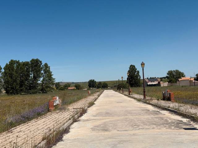 Terreno residencial en Venta en Avenida José Antonio en El Fresno