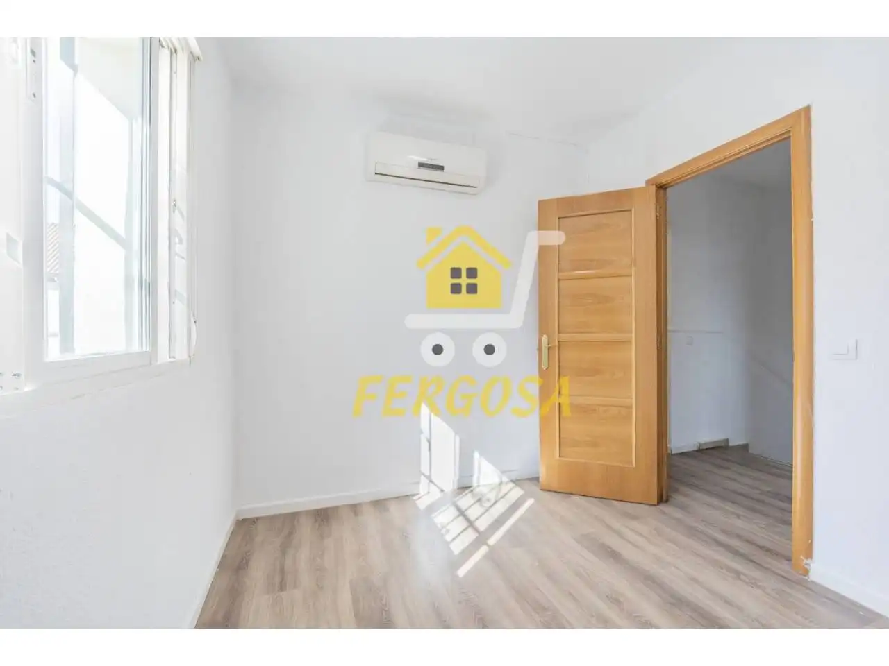 Dormitori de Casa adosada en venda en Las Ventas de Retamosa amb Jardí privat, Terrassa i Piscina