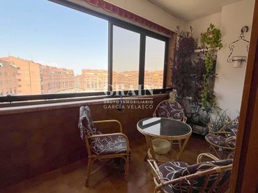 Piso con balcón en venta en Centro