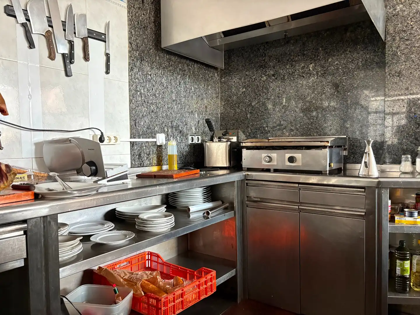 Cocina de Local en venta en Sant Just Desvern con Aire acondicionado, Calefacción y Terraza