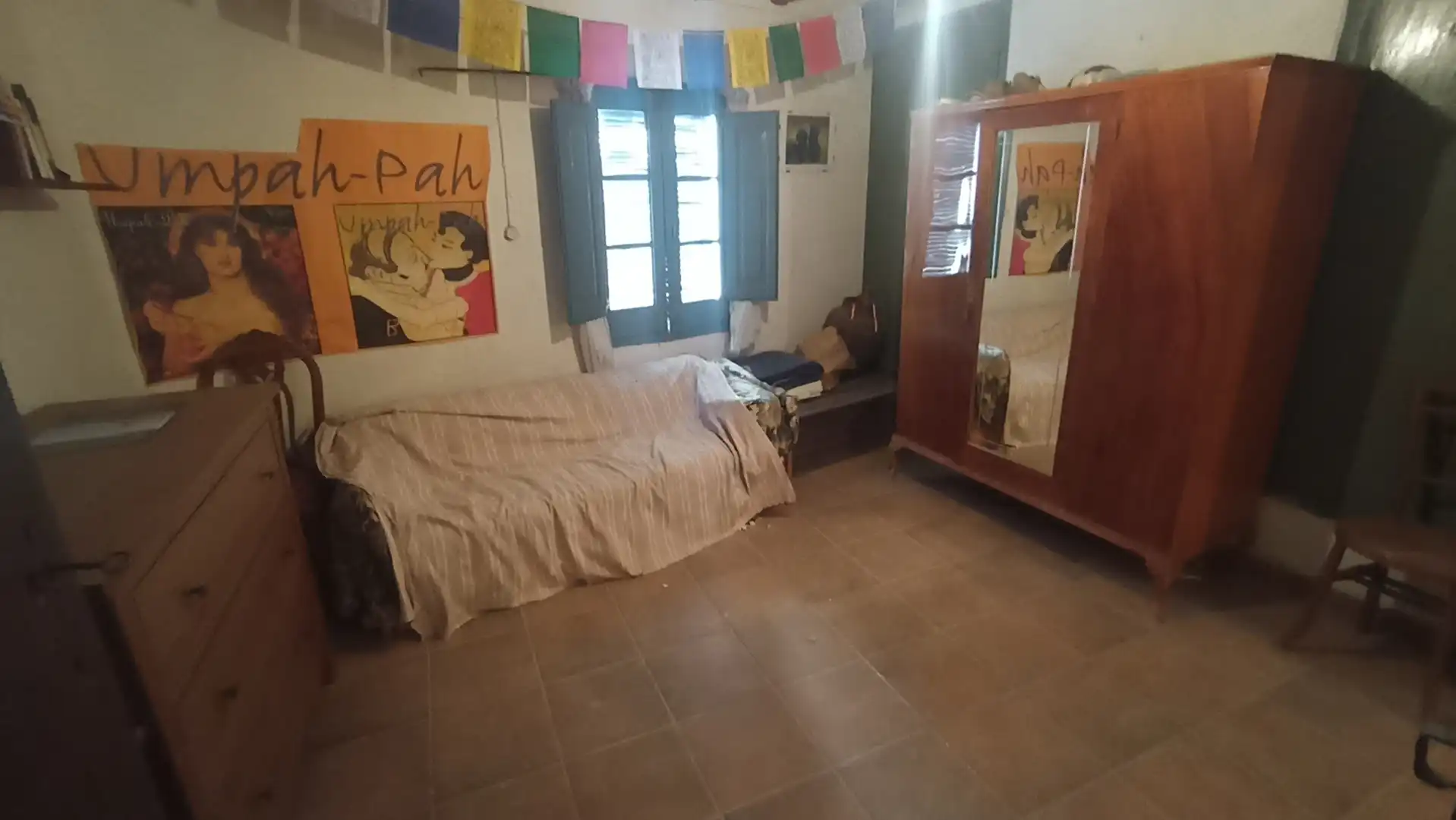 Habitación de Finca rústica en venta en Camporrélls con Calefacción, Trastero y Amueblado
