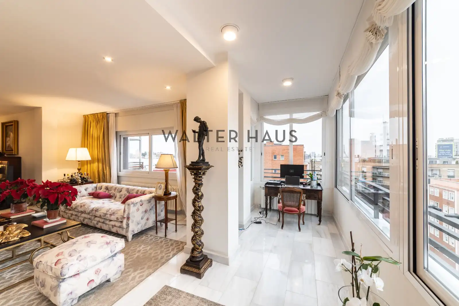 Sala d'estar de Dúplex en venda en Madrid amb Aire condicionat, Terrassa i Traster