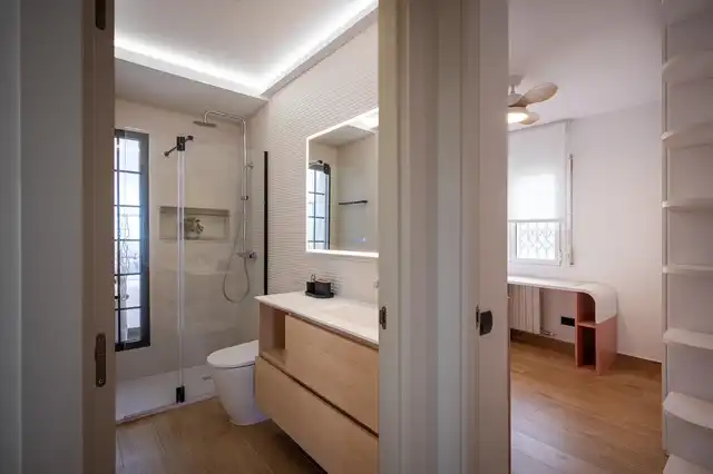 Baño de Finca rústica en venta en La Riera de Gaià con Aire acondicionado, Calefacción y Jardín privado