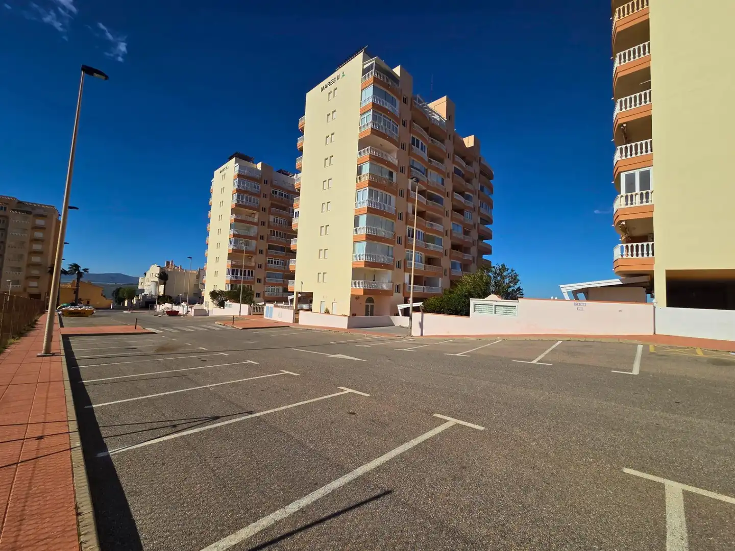 Außenansicht von Wohnung zum Verkauf in La Manga del Mar Menor mit Klimaanlage, Heizung und Terrasse