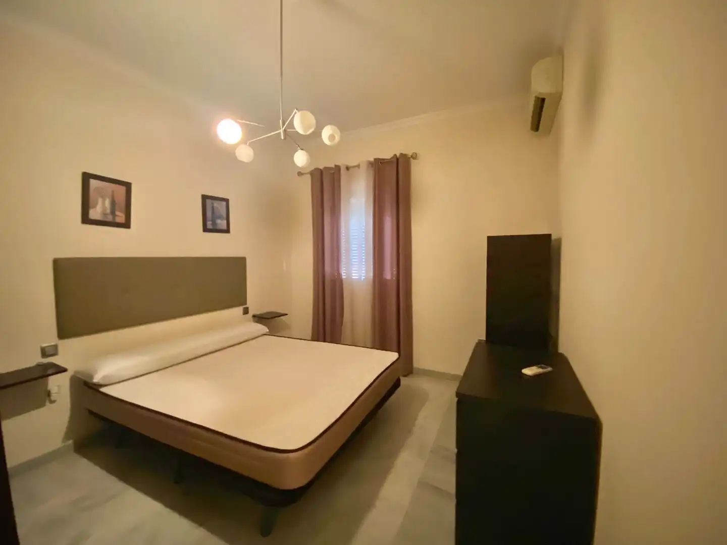 Habitación de Casa adosada en venta en Alcalá de Guadaira con Calefacción y Horno