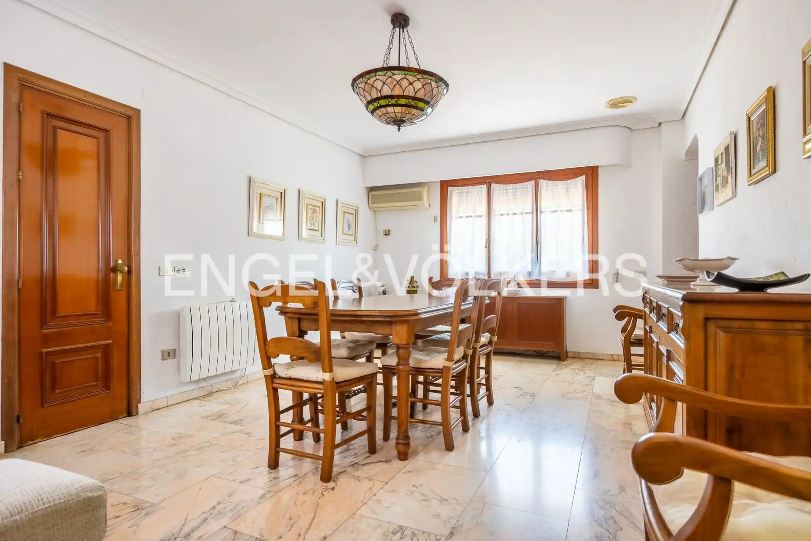 Menjador de Casa o xalet en venda en Sevilla amb Calefacció, Jardí privat i Parquet