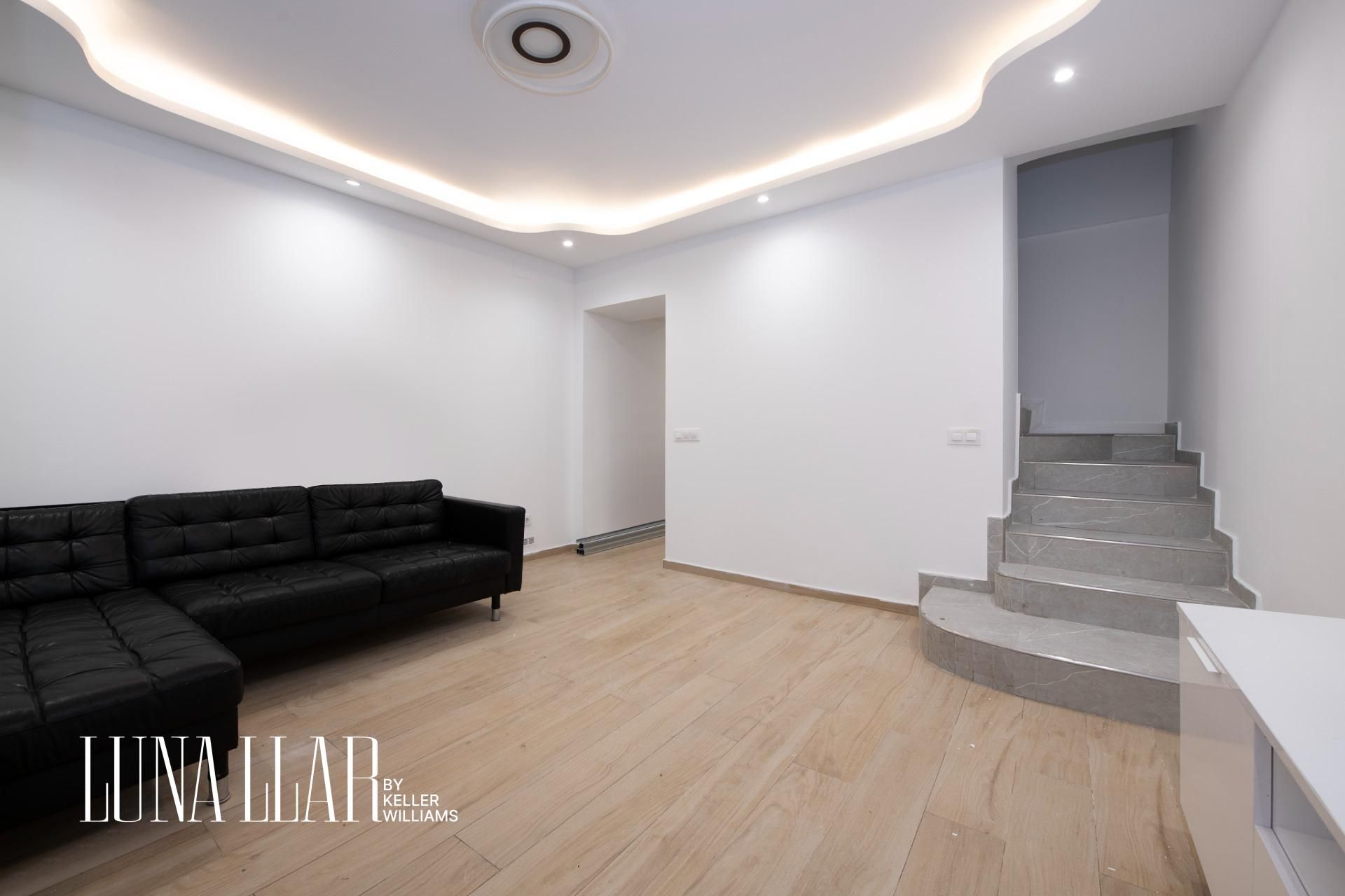 Sala d'estar de Finca rústica en venda en Sant Boi de Llobregat