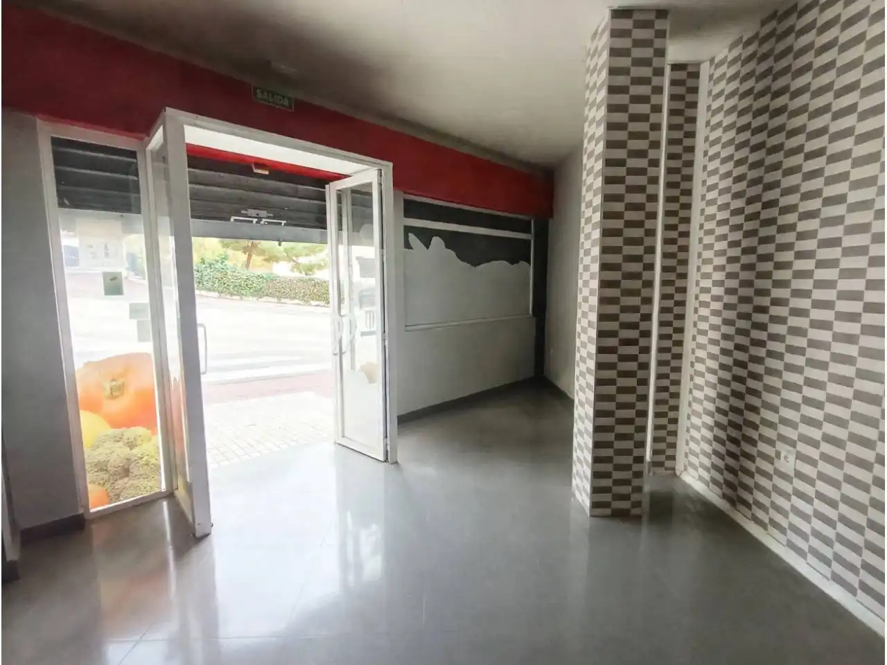 Local en venda en Málaga amb Alarma