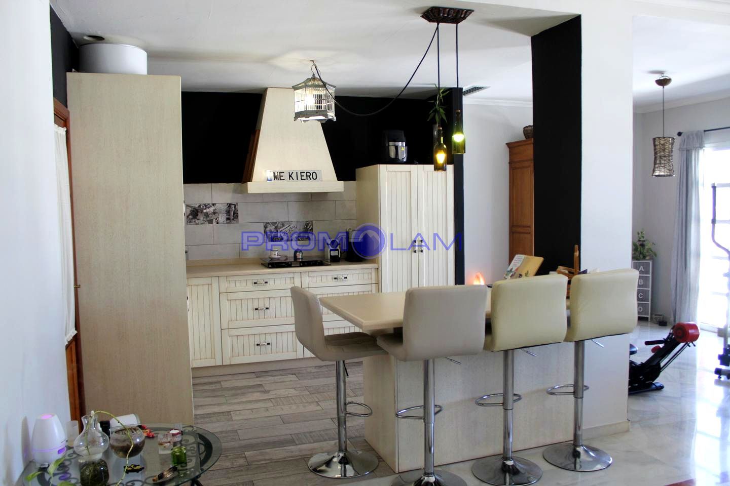 Cocina de Piso en venta en Palomares del Río con Aire acondicionado, Terraza y Amueblado