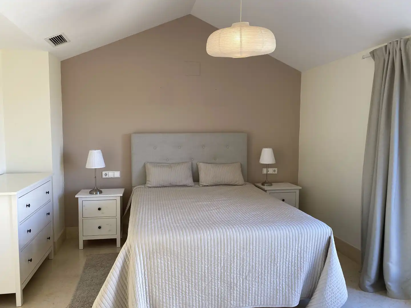 Habitación de Ático de alquiler en Sotogrande con Aire acondicionado, Terraza y Piscina