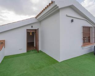 Vista exterior de Àtic de lloguer en Alhaurín El Grande amb Aire condicionat, Terrassa i Jacuzzi