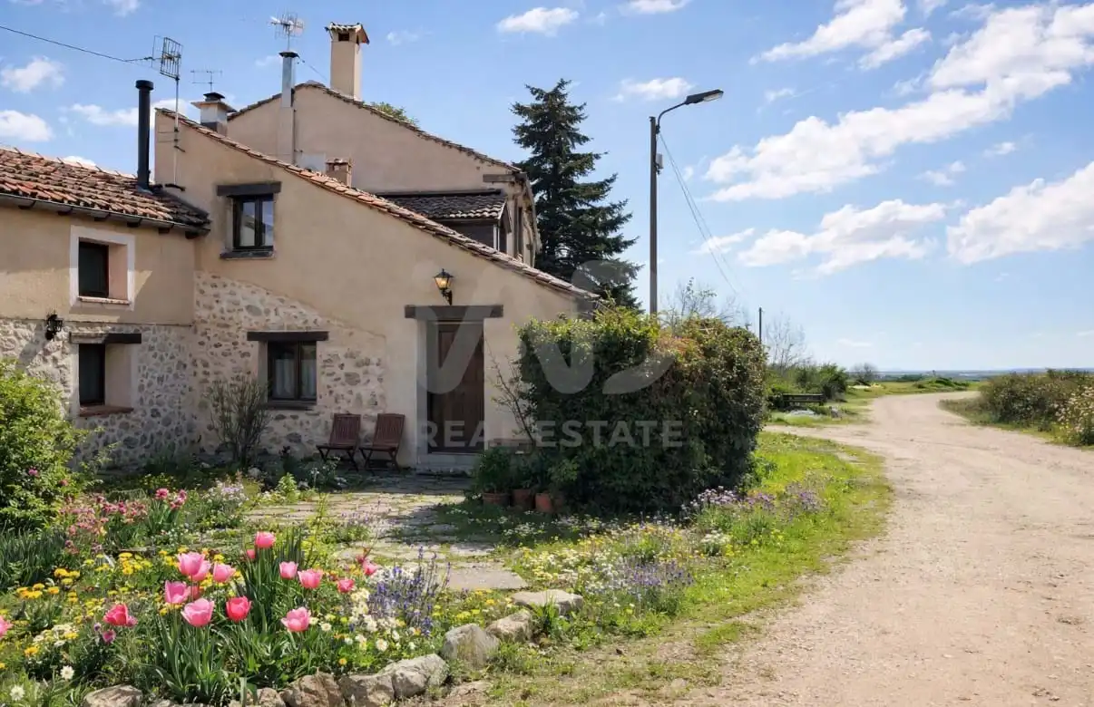Vista exterior de Casa o chalet en venta en Turégano con Calefacción