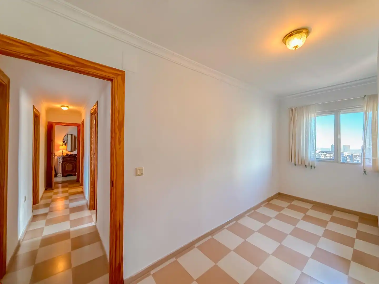 Piso en venta en Estepona con Terraza y Balcón