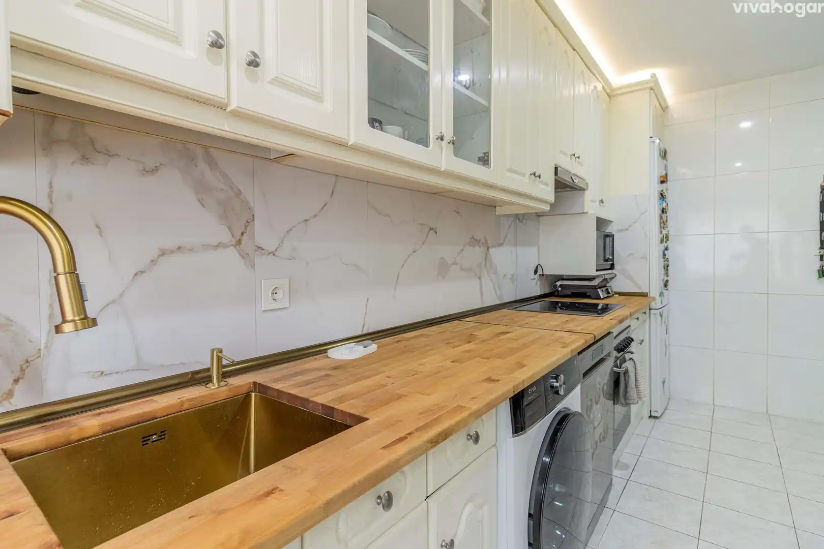 Cocina de Piso en venta en Madrid con Terraza y Trastero