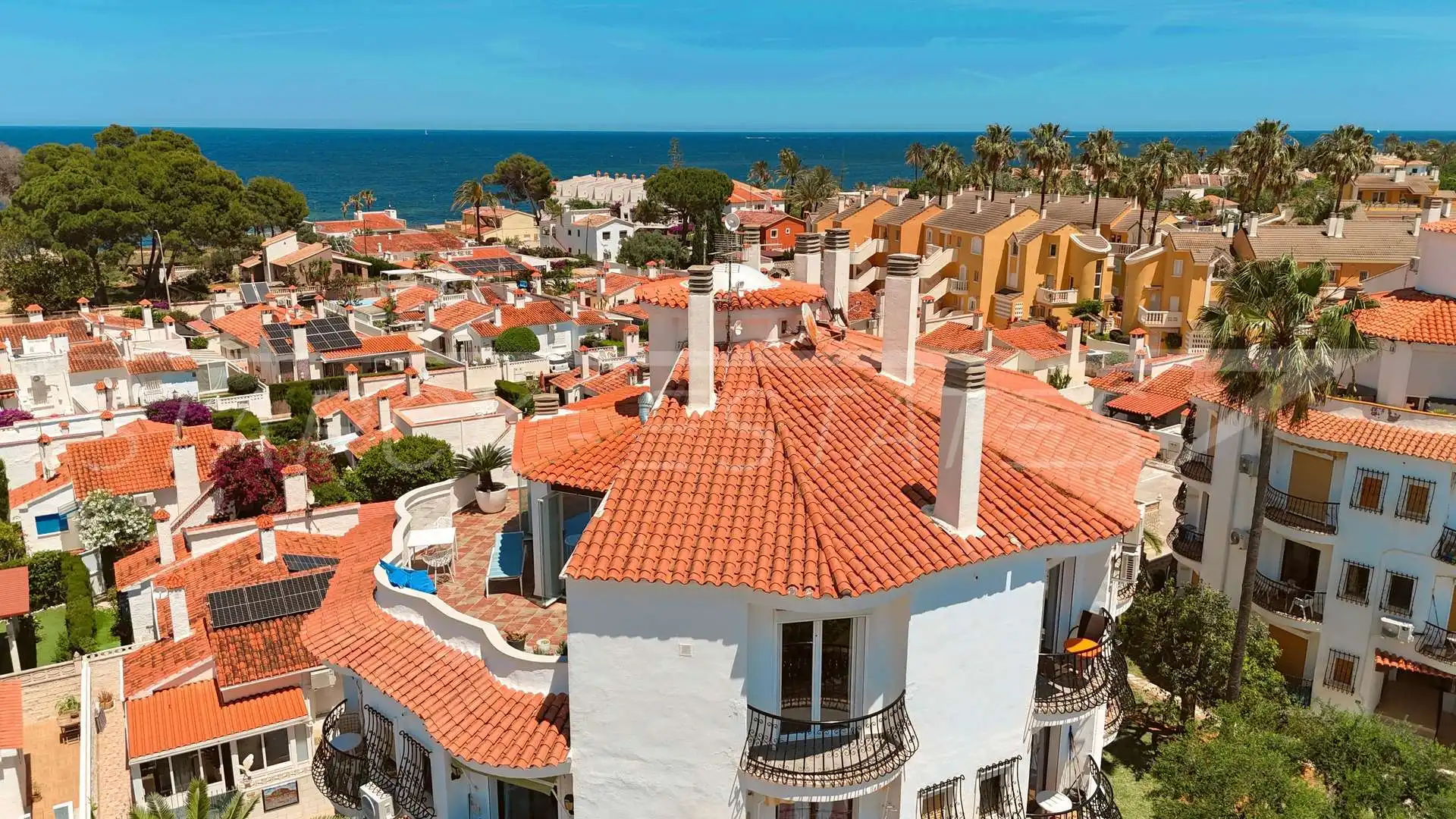 Vista exterior de Ático en venta en Dénia con Aire acondicionado, Jardín privado y Piscina